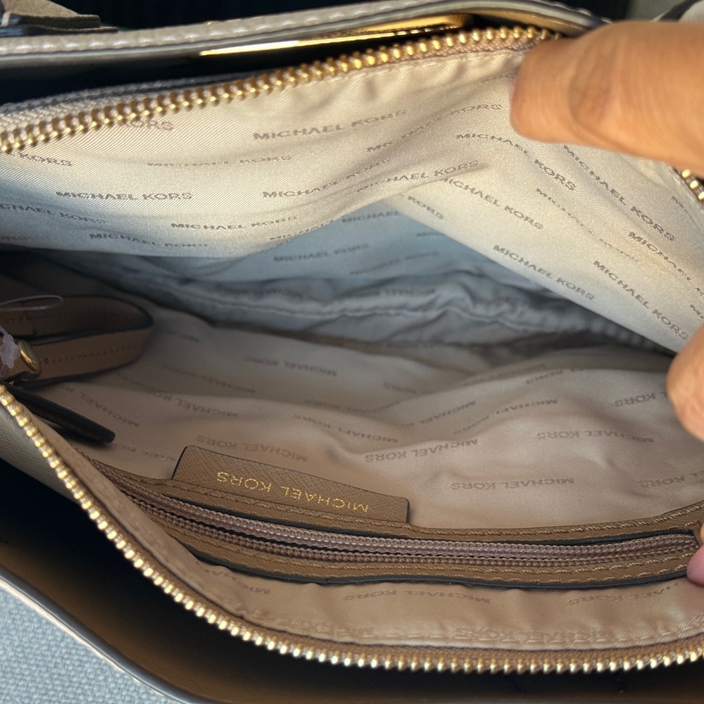 Michael Kors Mercer Leather Tote Bag - Picture 8 of 11